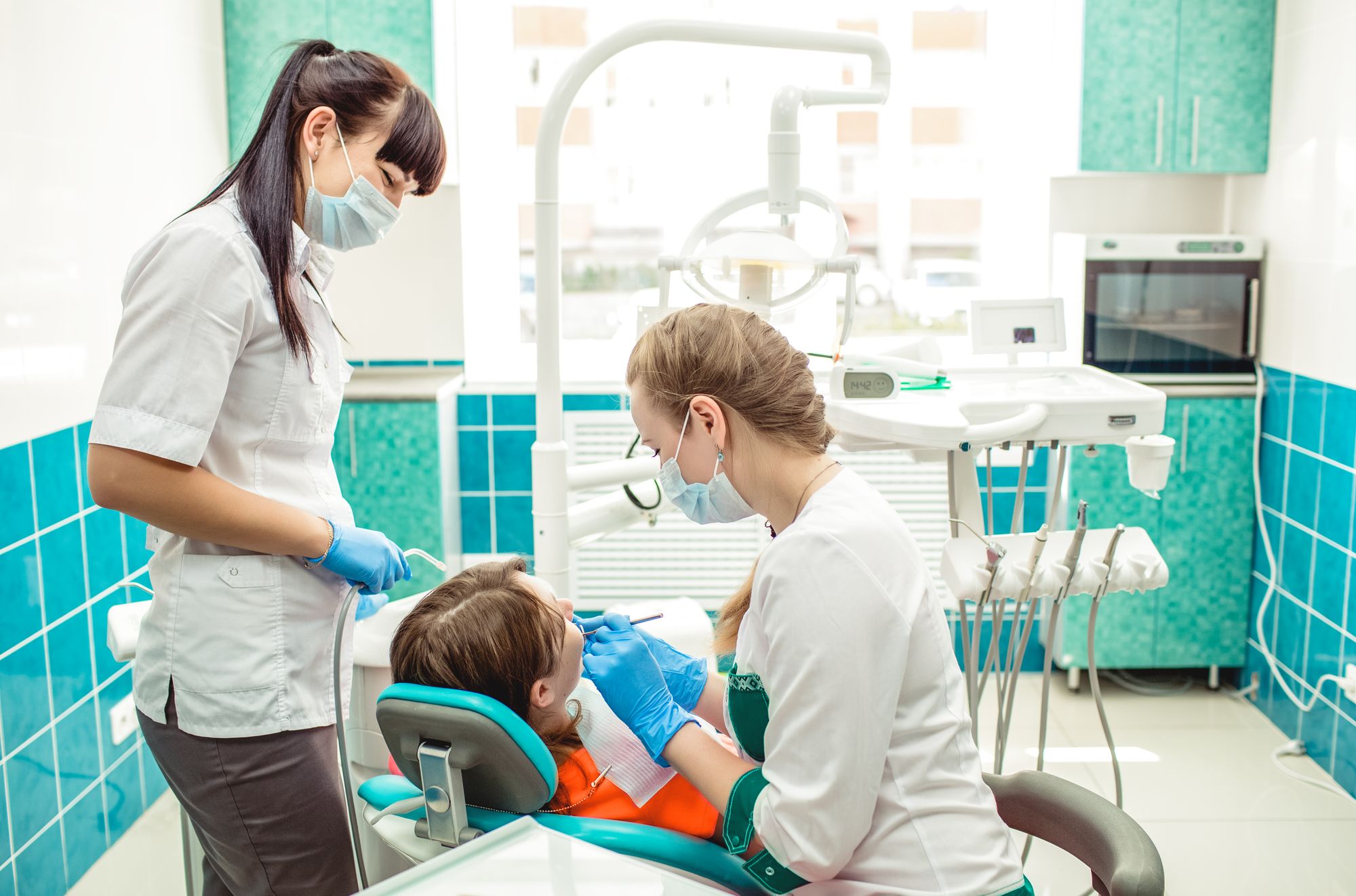 Детский стоматолог Анна Попиль в работе