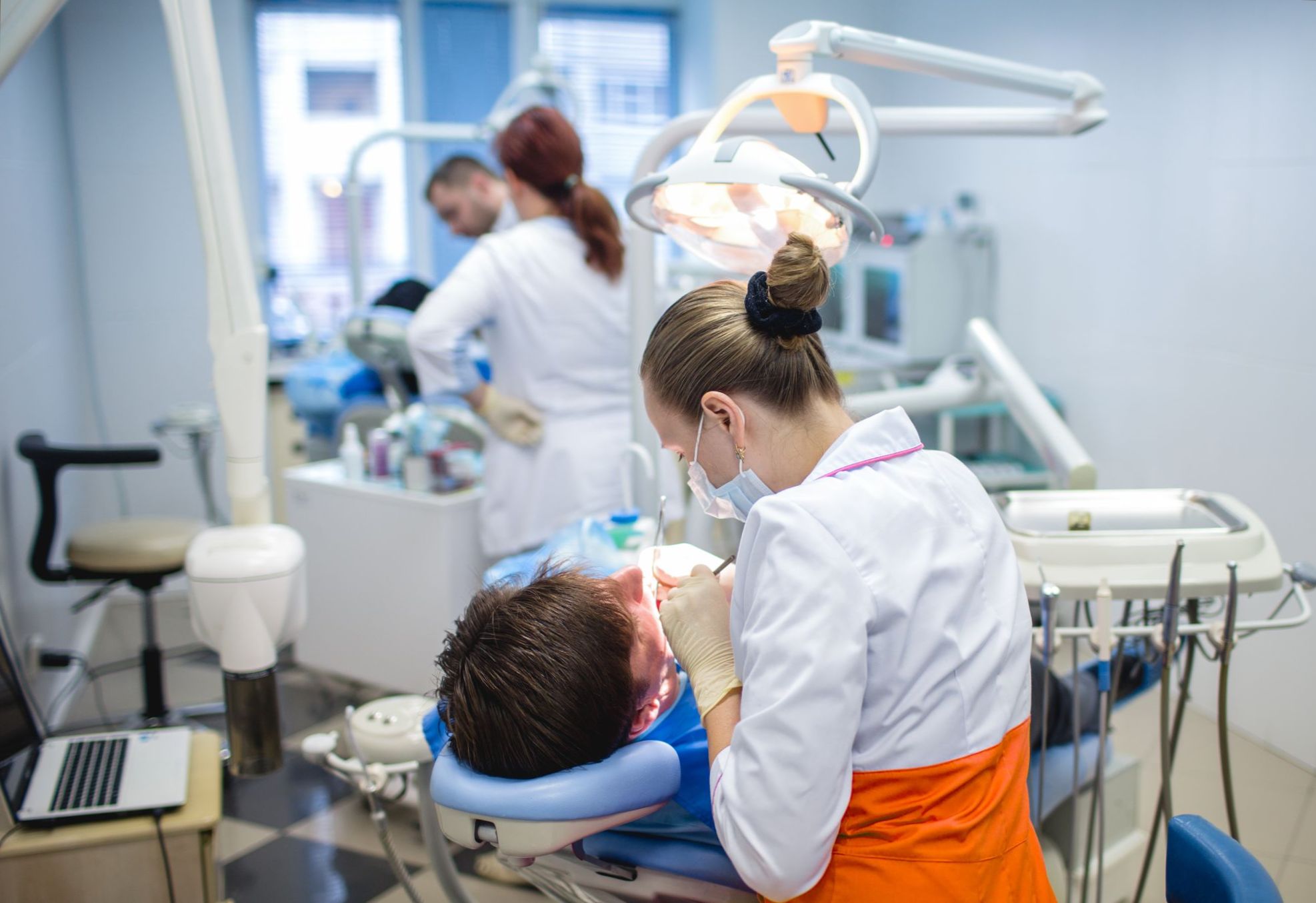 Рабочий день в стоматологии Новая Эра