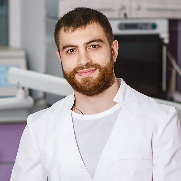 Стоматолог-терапевт Алексей Алиханов